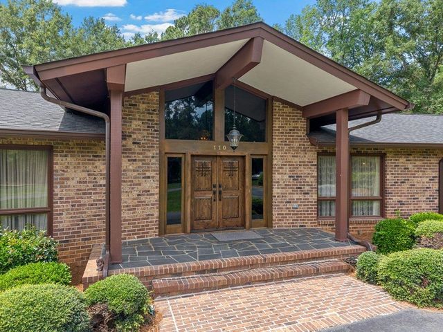 110 Racetrack Road, Woodruff, SC 29388