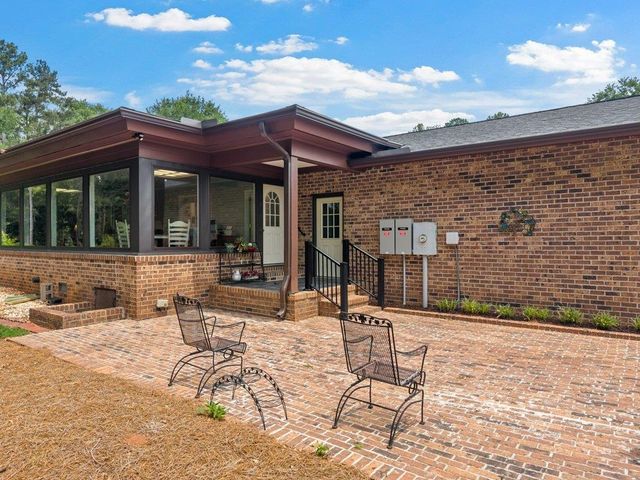 110 Racetrack Road, Woodruff, SC 29388