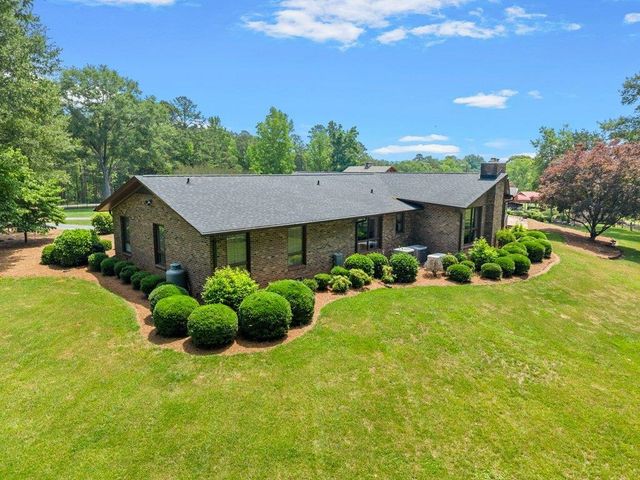 110 Racetrack Road, Woodruff, SC 29388