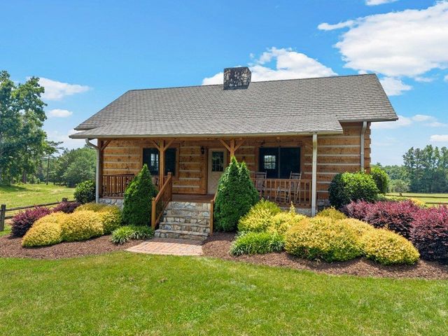 110 Racetrack Road, Woodruff, SC 29388