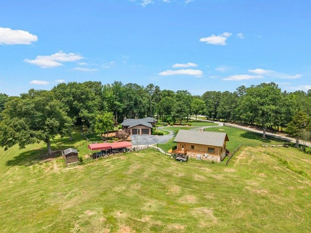 110 Racetrack Road, Woodruff, SC 29388