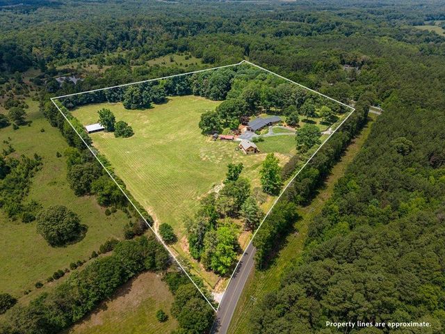110 Racetrack Road, Woodruff, SC 29388