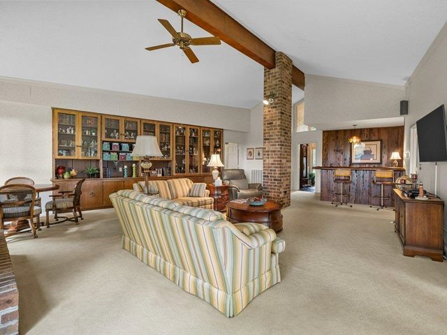 110 Racetrack Road, Woodruff, SC 29388