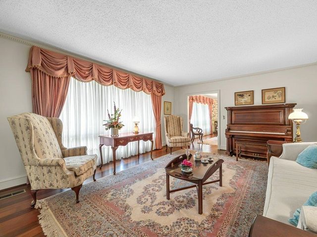 110 Racetrack Road, Woodruff, SC 29388