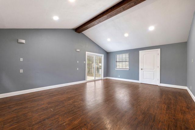 720 Dyer ST, Rockdale, TX 76567