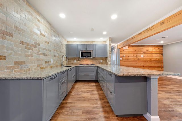 720 Dyer ST, Rockdale, TX 76567