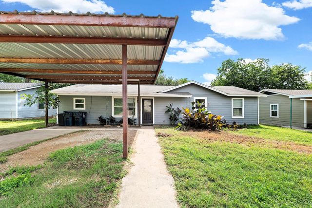 720 Dyer ST, Rockdale, TX 76567