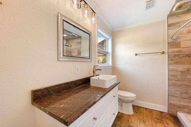 720 Dyer ST, Rockdale, TX 76567