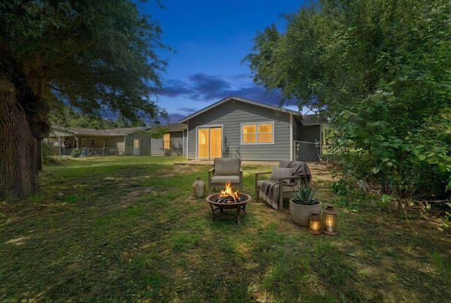 720 Dyer ST, Rockdale, TX 76567