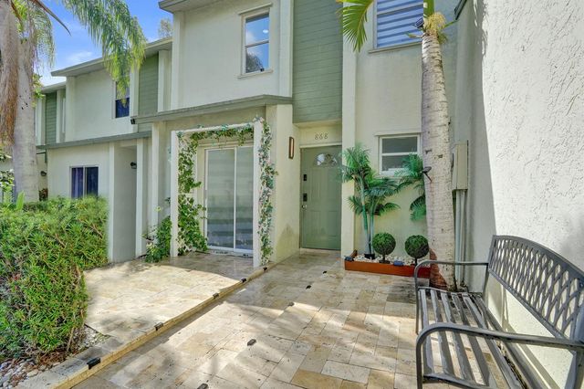 868 Crystal Lake Drive, Deerfield Beach, FL 33064