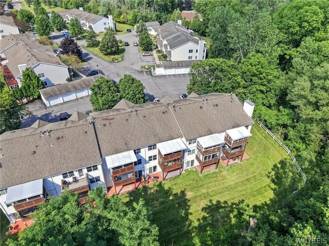 160 Olde Stone Lane, Lancaster, NY 14086