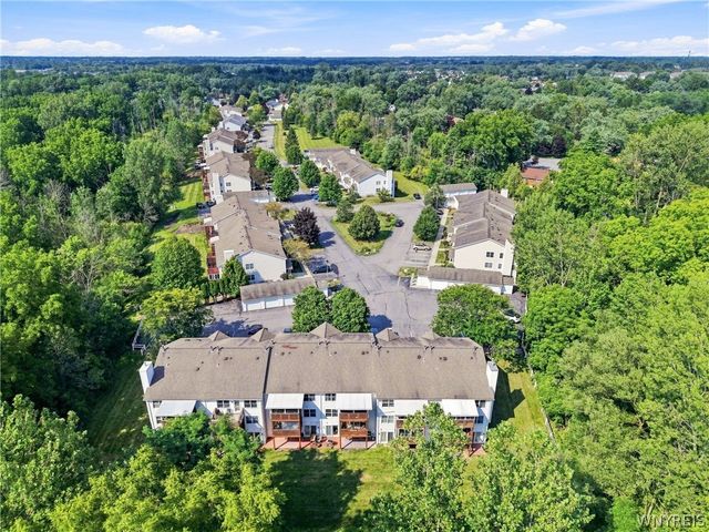 160 Olde Stone Lane, Lancaster, NY 14086