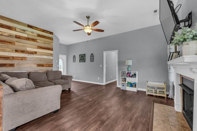 1453 Rustys Ln, Clarksville, TN 37042