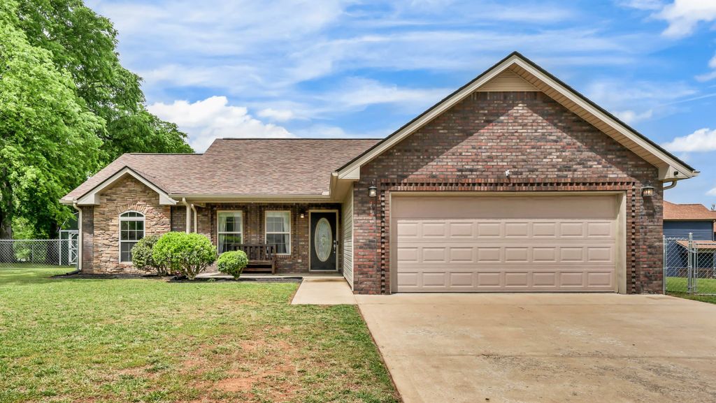 1453 Rustys Ln, Clarksville, TN 37042