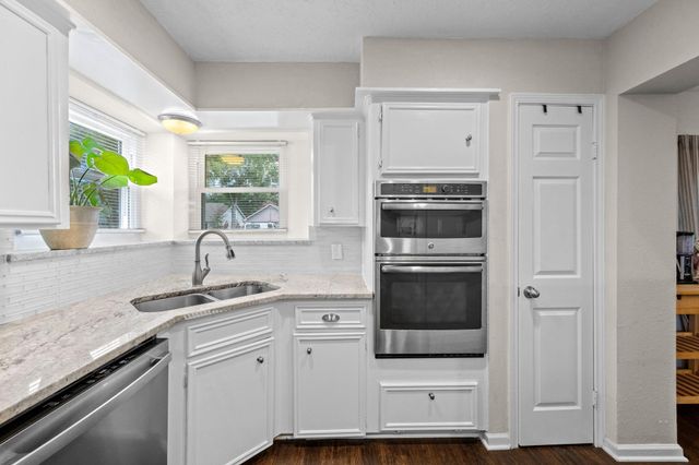13823 Ivymount Drive, Sugar Land, TX 77498