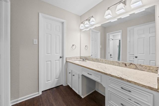 13823 Ivymount Drive, Sugar Land, TX 77498
