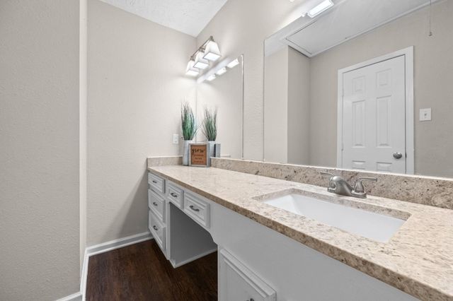 13823 Ivymount Drive, Sugar Land, TX 77498