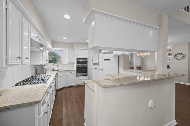 13823 Ivymount Drive, Sugar Land, TX 77498