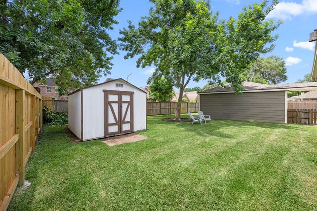 13823 Ivymount Drive, Sugar Land, TX 77498