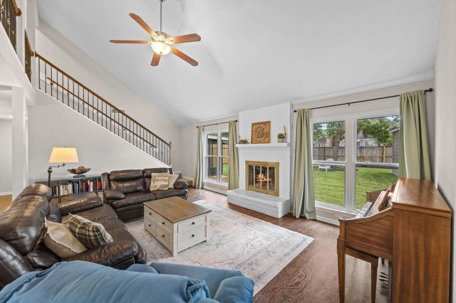 13823 Ivymount Drive, Sugar Land, TX 77498