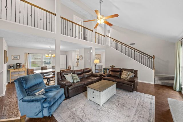 13823 Ivymount Drive, Sugar Land, TX 77498