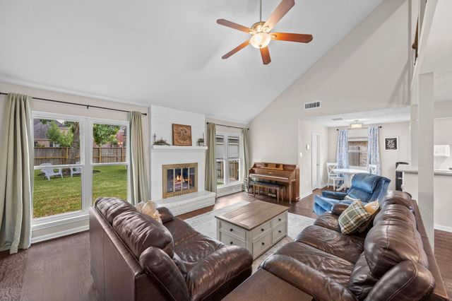 13823 Ivymount Drive, Sugar Land, TX 77498