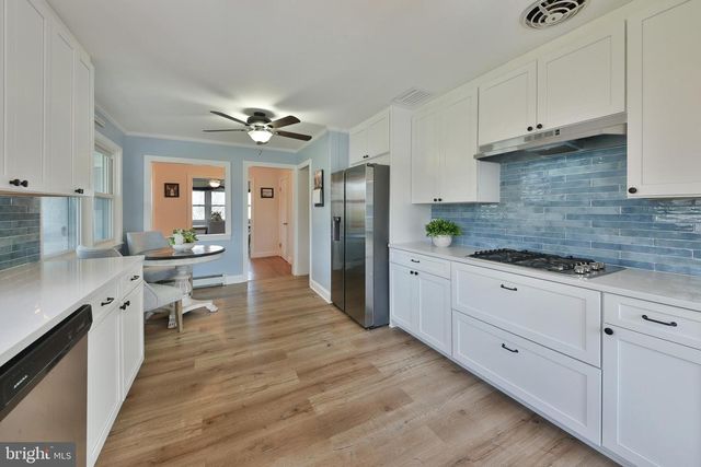 11 METEKUNK DR, Ewing, NJ 08638