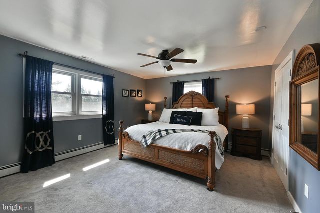 11 METEKUNK DR, Ewing, NJ 08638