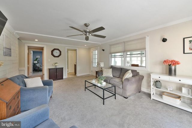 11 METEKUNK DR, Ewing, NJ 08638