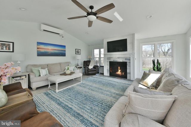 11 METEKUNK DR, Ewing, NJ 08638