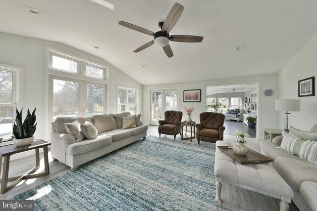 11 METEKUNK DR, Ewing, NJ 08638