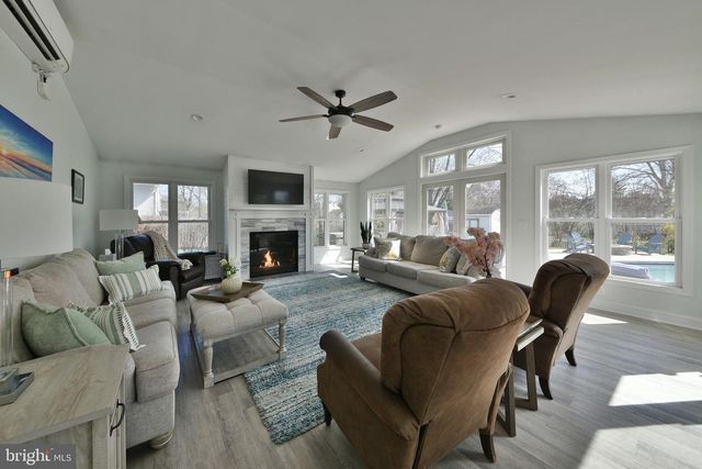 11 METEKUNK DR, Ewing, NJ 08638