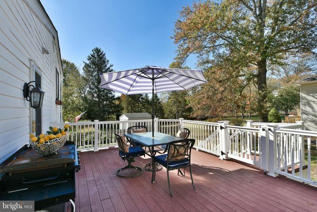 11 METEKUNK DR, Ewing, NJ 08638