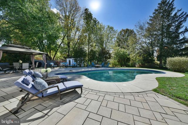 11 METEKUNK DR, Ewing, NJ 08638