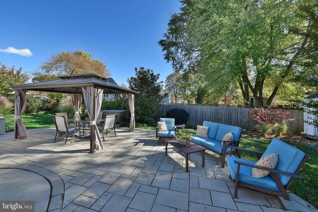 11 METEKUNK DR, Ewing, NJ 08638