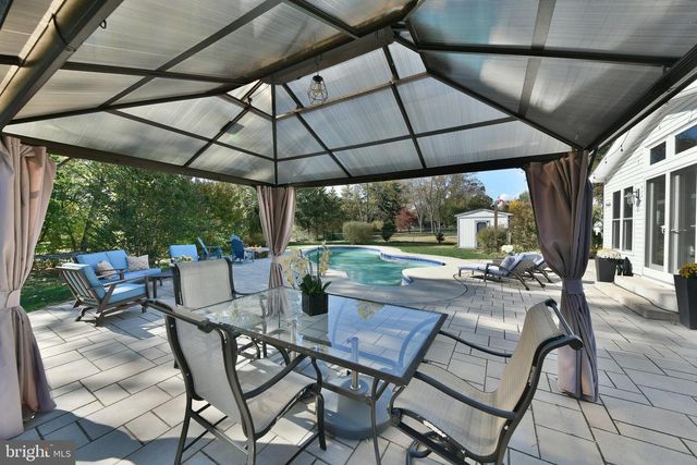 11 METEKUNK DR, Ewing, NJ 08638