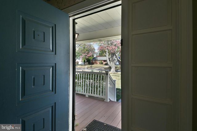 11 METEKUNK DR, Ewing, NJ 08638