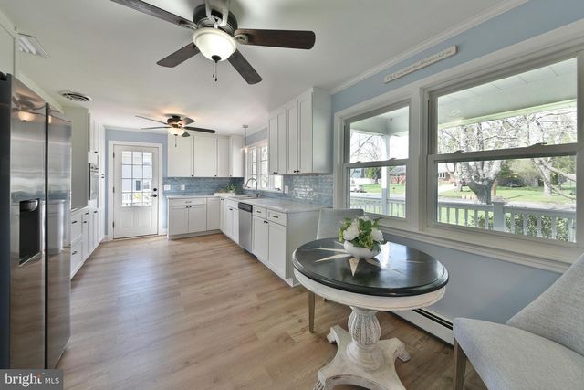 11 METEKUNK DR, Ewing, NJ 08638