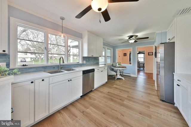 11 METEKUNK DR, Ewing, NJ 08638