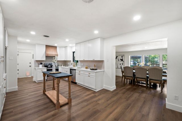 11329 Earlywood Drive, Dallas, TX 75218