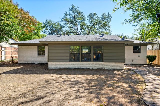 11329 Earlywood Drive, Dallas, TX 75218