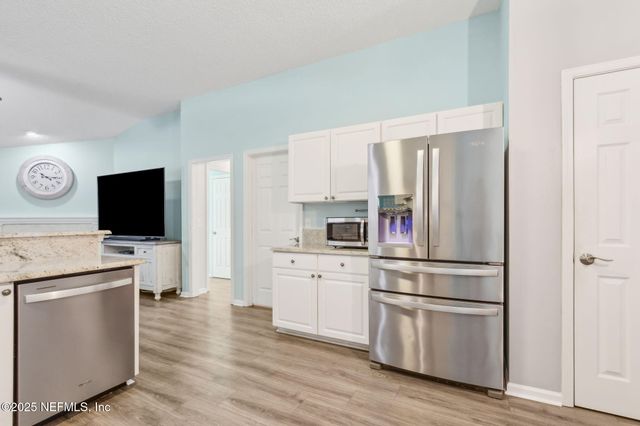 11579 ALEXIS FOREST Drive E, Jacksonville, FL 32258