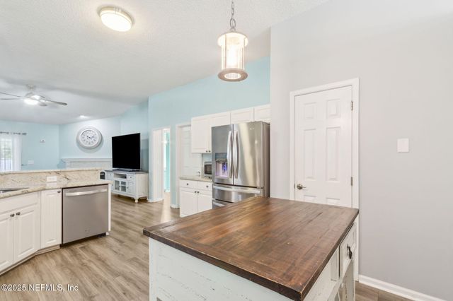 11579 ALEXIS FOREST Drive E, Jacksonville, FL 32258