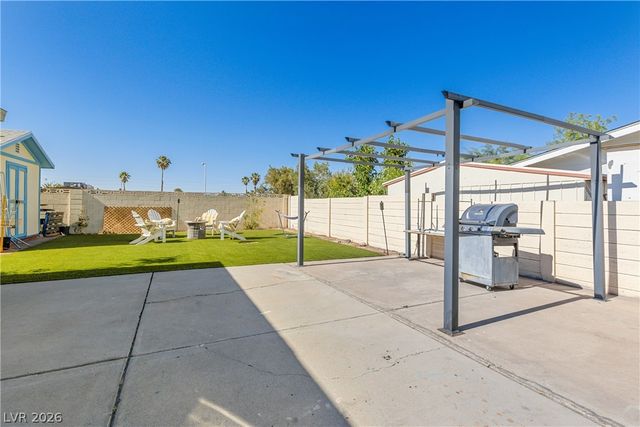 6214 Gunderson Boulevard, Las Vegas, NV 89103
