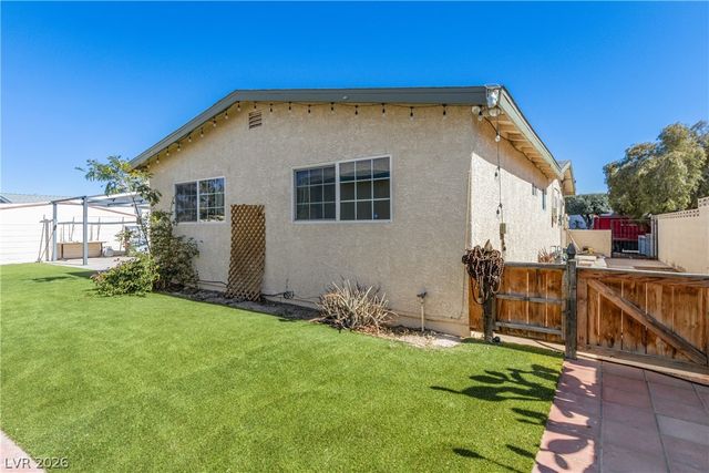 6214 Gunderson Boulevard, Las Vegas, NV 89103