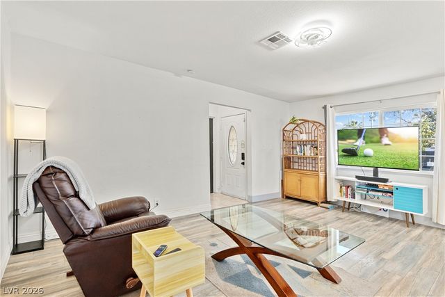6214 Gunderson Boulevard, Las Vegas, NV 89103