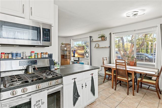 6214 Gunderson Boulevard, Las Vegas, NV 89103