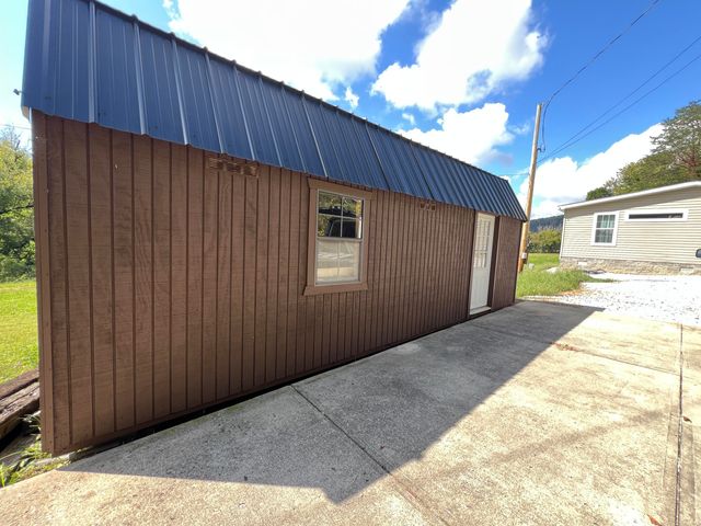 13735 KY-66, Oneida, KY 40972