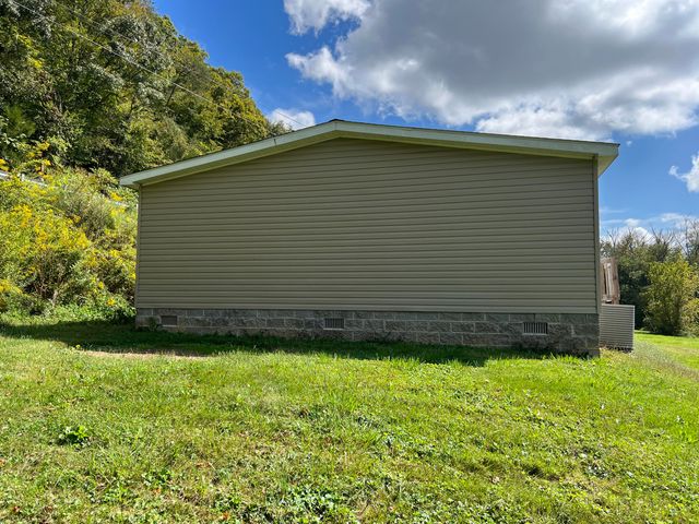 13735 KY-66, Oneida, KY 40972