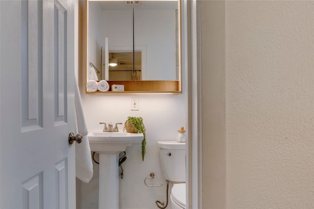 716 S Rosemont Avenue, Dallas, TX 75208